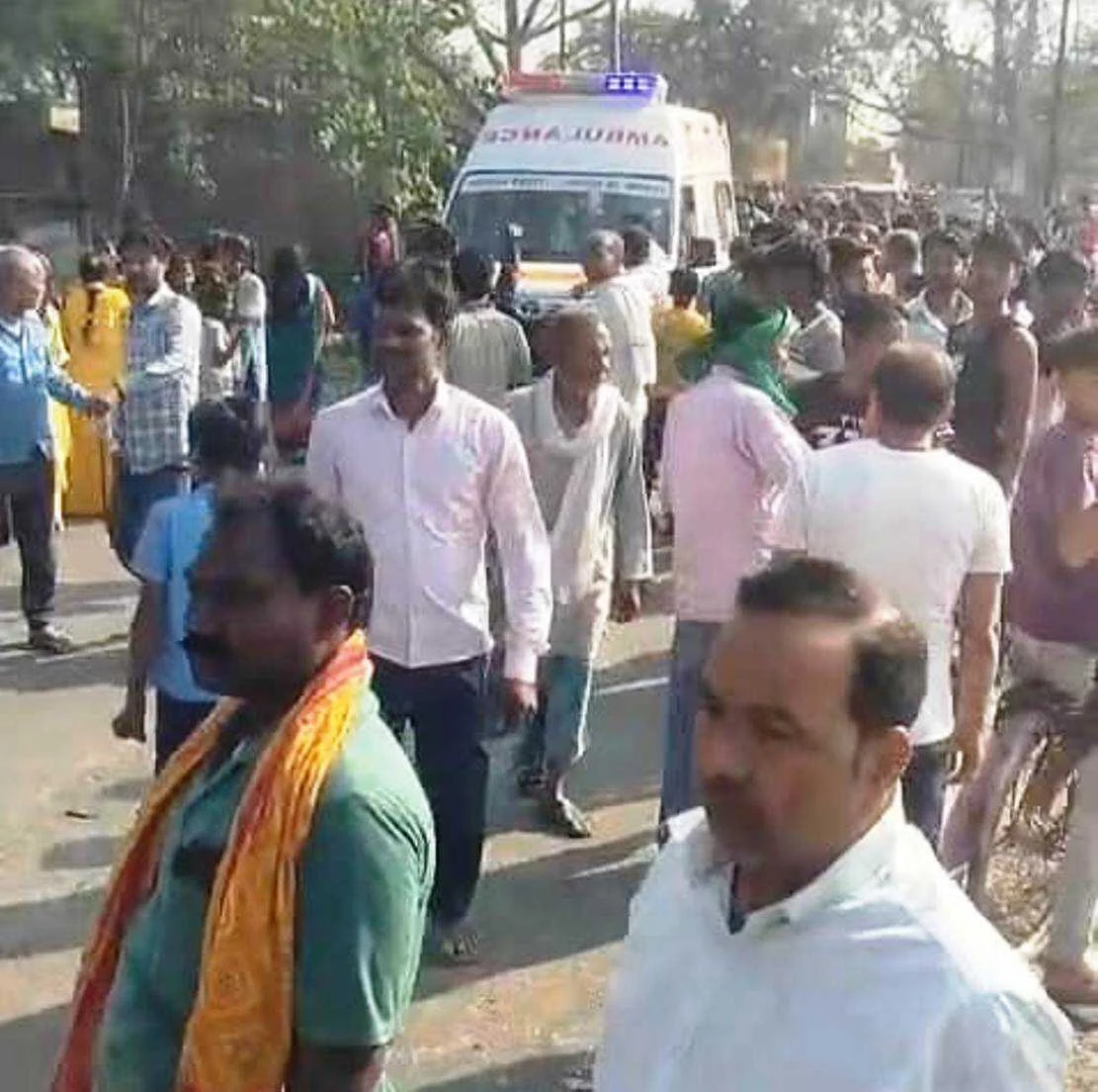 समस्तीपुर के ताजपुर में नशे में धुत कार चालक ने 10-12 लोगों को रौंदा, 3 की हालत बेहद नाजुक 2