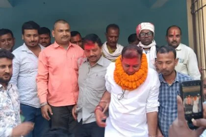 बरौनी जदयू प्रखंड अध्यक्ष पद पर रूपेश कुमार का कब्जा: कड़े मुकाबले में मोहम्मद आजाद को 26 मतों से दी शिकस्त 2