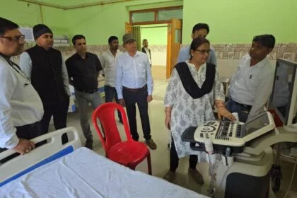 तेघड़ा अनुमंडलीय अस्पताल का एसडीएम ने किया औचक निरीक्षण: सिजेरियन और हाइड्रोसील ऑपरेशन की सुविधा शुरू, व्यवस्था देख जताया संतोष 6