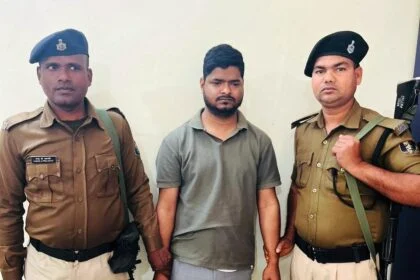 समस्तीपुर: रिश्वतखोर प्रखंड आपूर्ति पदाधिकारी पर निगरानी का शिकंजा,10 हजार रिश्वत लेते रंगे हाथ गिरफ्तार 21