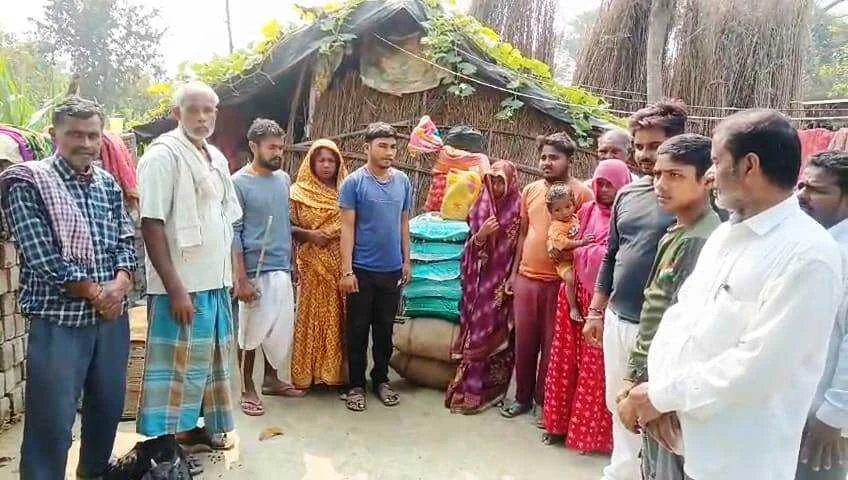 "गरीब की सेवा ही सबसे बड़ा पुण्य": महेशपट्टी के शोकाकुल परिवार के लिए मसीहा बने राजू सहनी 7
