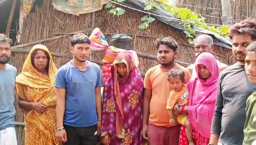 "गरीब की सेवा ही सबसे बड़ा पुण्य": महेशपट्टी के शोकाकुल परिवार के लिए मसीहा बने राजू सहनी 3