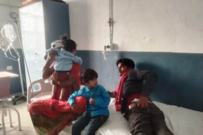 बरौनी में एनएच-28 पर भीषण सड़क हादसा, पिकअप की टक्कर से टोटो सवार बच्चों समेत 6 घायल 21