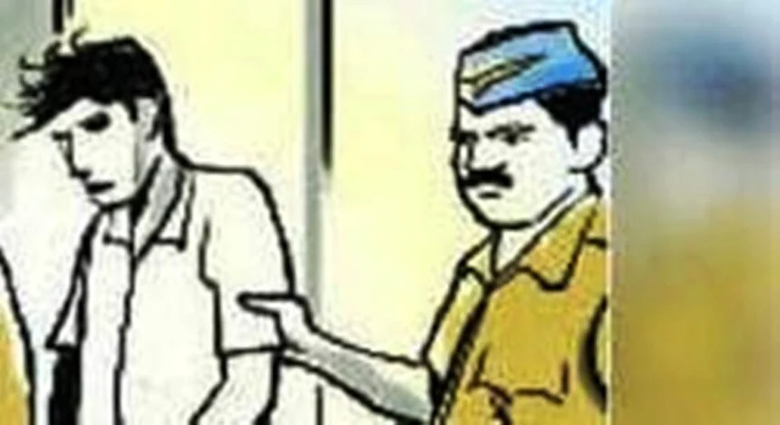 वीरपुर में सादे लिबास में पहुंचे थानाध्यक्ष, घेराबंदी कर बाइक सवार शराब तस्कर को दबोचा 1