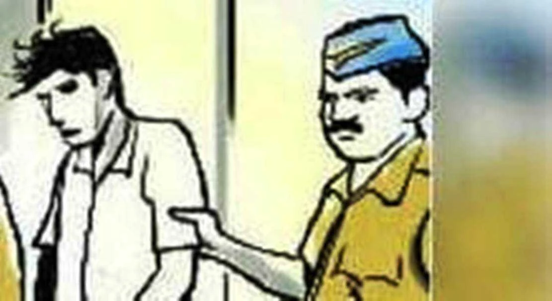 वीरपुर में सादे लिबास में पहुंचे थानाध्यक्ष, घेराबंदी कर बाइक सवार शराब तस्कर को दबोचा 4