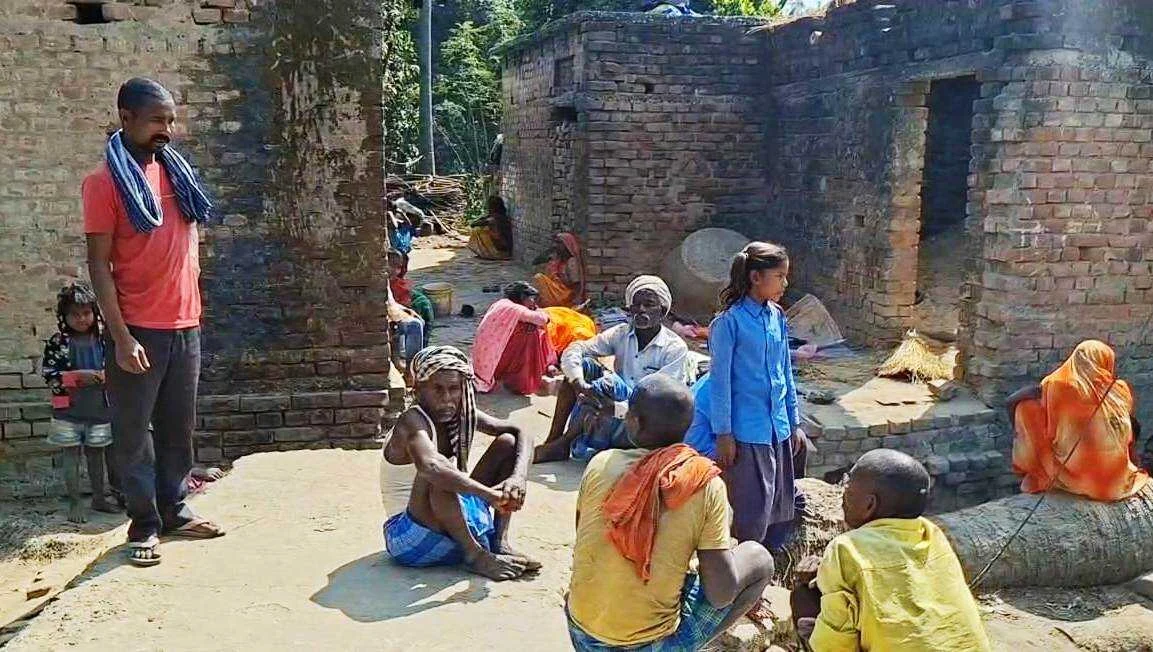 नालंदा: दीपनगर थाना के नदीऔना गांव महादलित की पिट पिट कर हत्या, बाराती मे नाचने के दौरान शरीर मे सटने को लेकर हुआ था विवाद, छह लोग गिरफ्तार 2