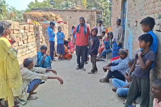 नालंदा: दीपनगर थाना के नदीऔना गांव महादलित की पिट पिट कर हत्या, बाराती मे नाचने के दौरान शरीर मे सटने को लेकर हुआ था विवाद, छह लोग गिरफ्तार 1