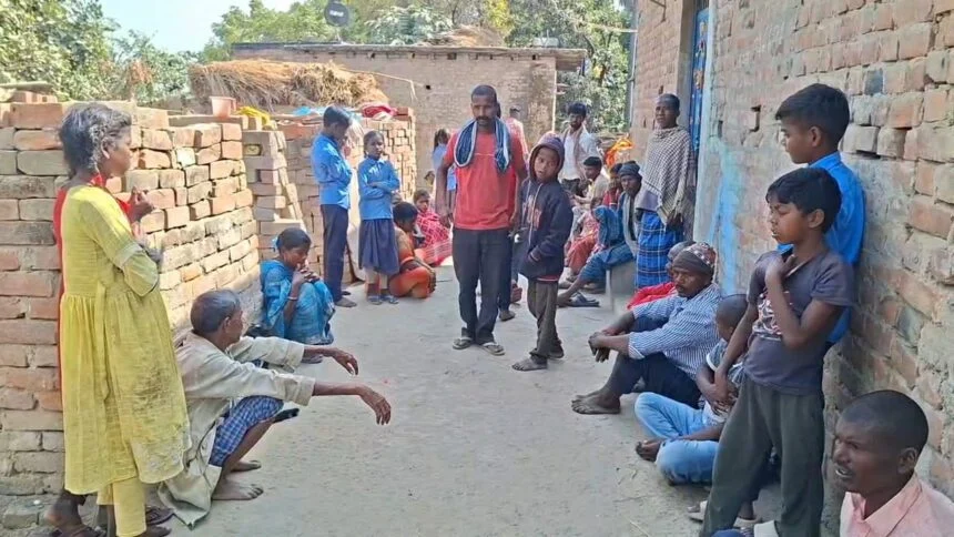 नालंदा: दीपनगर थाना के नदीऔना गांव महादलित की पिट पिट कर हत्या, बाराती मे नाचने के दौरान शरीर मे सटने को लेकर हुआ था विवाद, छह लोग गिरफ्तार 1