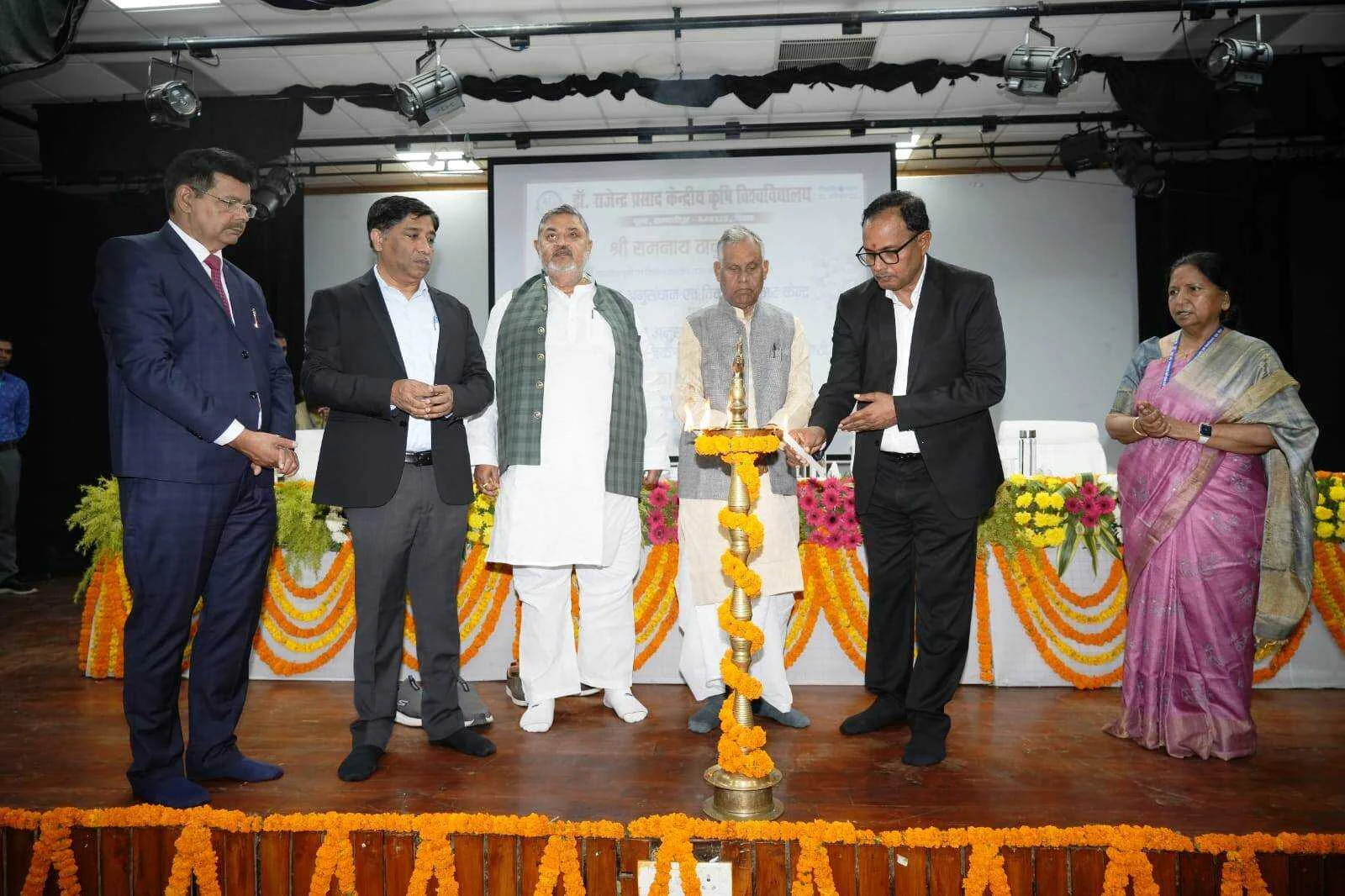 डॉ. राजेंद्र प्रसाद केन्द्रीय कृषि विश्वविद्यालय पूसा में 'मखाना उत्कृष्टता केंद्र' का उद्घाटन; केंद्रीय मंत्री रामनाथ ठाकुर ने सराहा 4