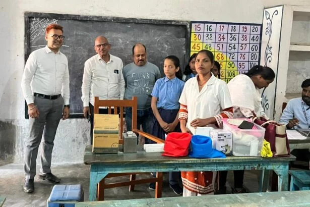 भगवानपुर के मध्य विद्यालय मेहदौली में 75 छात्राओं को लगी एचपीवी वैक्सीन की दूसरी डोज 3