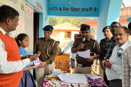 पुलिस सप्ताह का संदेश: मेहदौली मध्य विद्यालय में सजी रंगोली, बच्चों ने पेंटिंग के जरिए दी नशा मुक्ति की सीख 2