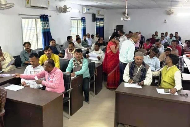 तेघड़ा में राशन घोटाले की आशंका: मृत व्यक्तियों के नाम पर उठ रहा अनाज, प्रशासन सख्त 1