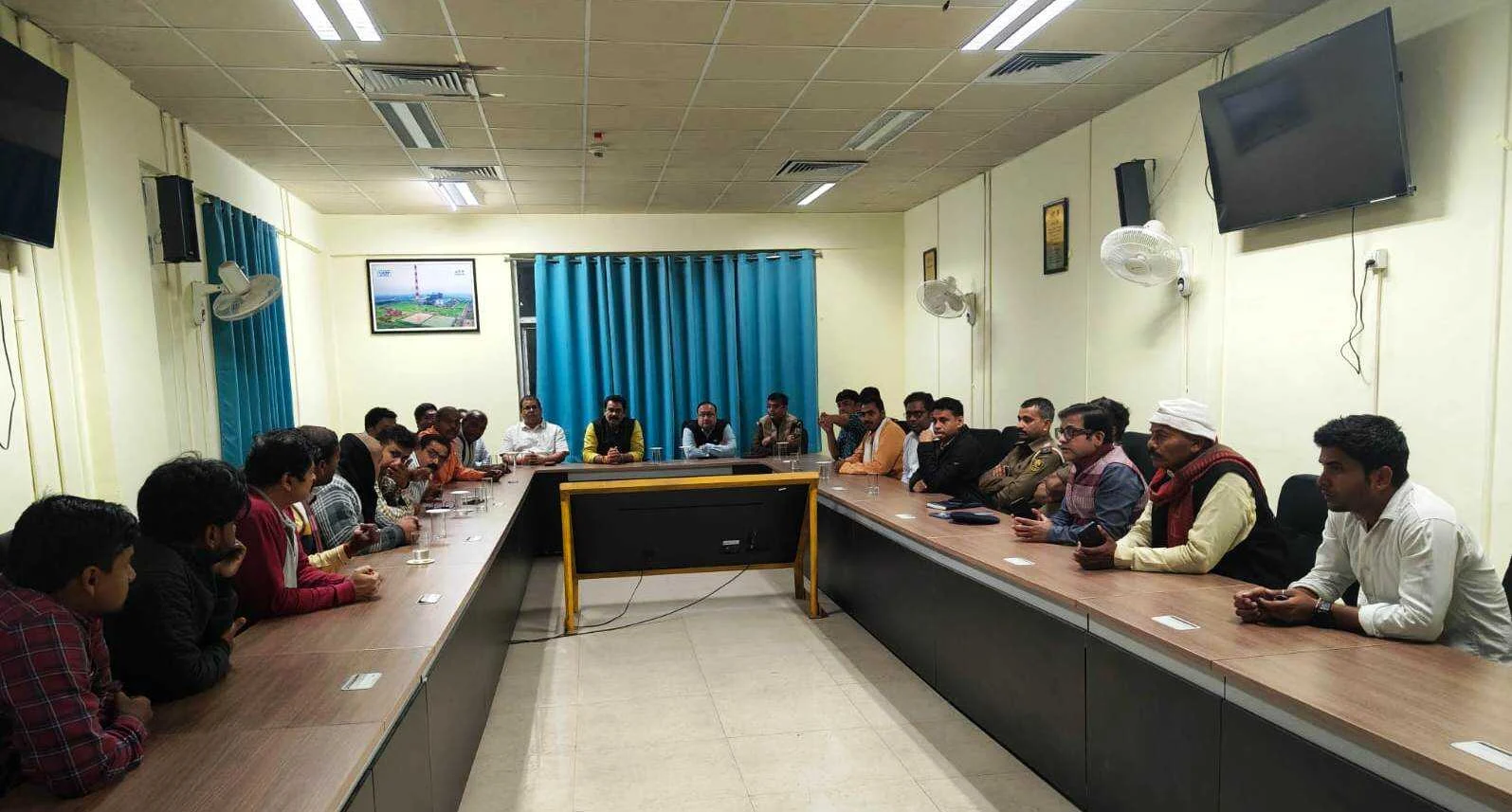 बरौनी एनटीपीसी गेट पर 7 घंटे चला हाई वोल्टेज ड्रामा, 18 लाख के मुआवजे पर बनी सहमति 2