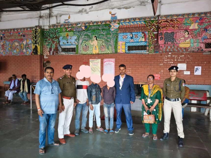 ऑपरेशन नन्हे फरिश्ते: समस्तीपुर स्टेशन पर आरपीएफ ने तीन नाबालिगों को किया रेस्क्यू, सुरक्षित हाथों में सौंपे मासूम 1