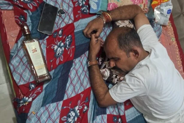 समस्तीपुर: दलसिंहसराय में दरोगा का शराब के साथ वीडियो वायरल, पुलिस महकमे में हड़कंप 5