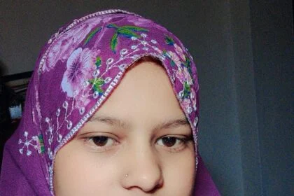 साइकिल की पंचर बनाने वाले की बेटी  नरगिस परवीन ने मैट्रिक में 448 अंक लाकर पेश की मिसाल 27