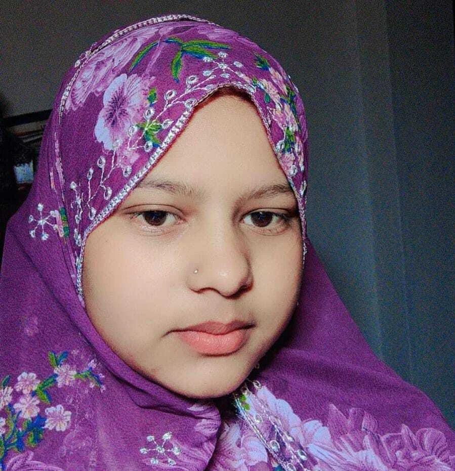 साइकिल की पंचर बनाने वाले की बेटी  नरगिस परवीन ने मैट्रिक में 448 अंक लाकर पेश की मिसाल 13