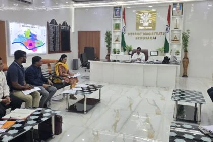 बेगूसराय में एलपीजी आपूर्ति पर डीएम सख्त, लापरवाही पर एजेंसी जांच के आदेश, 417 शिकायतों में 311 का निपटारा 20