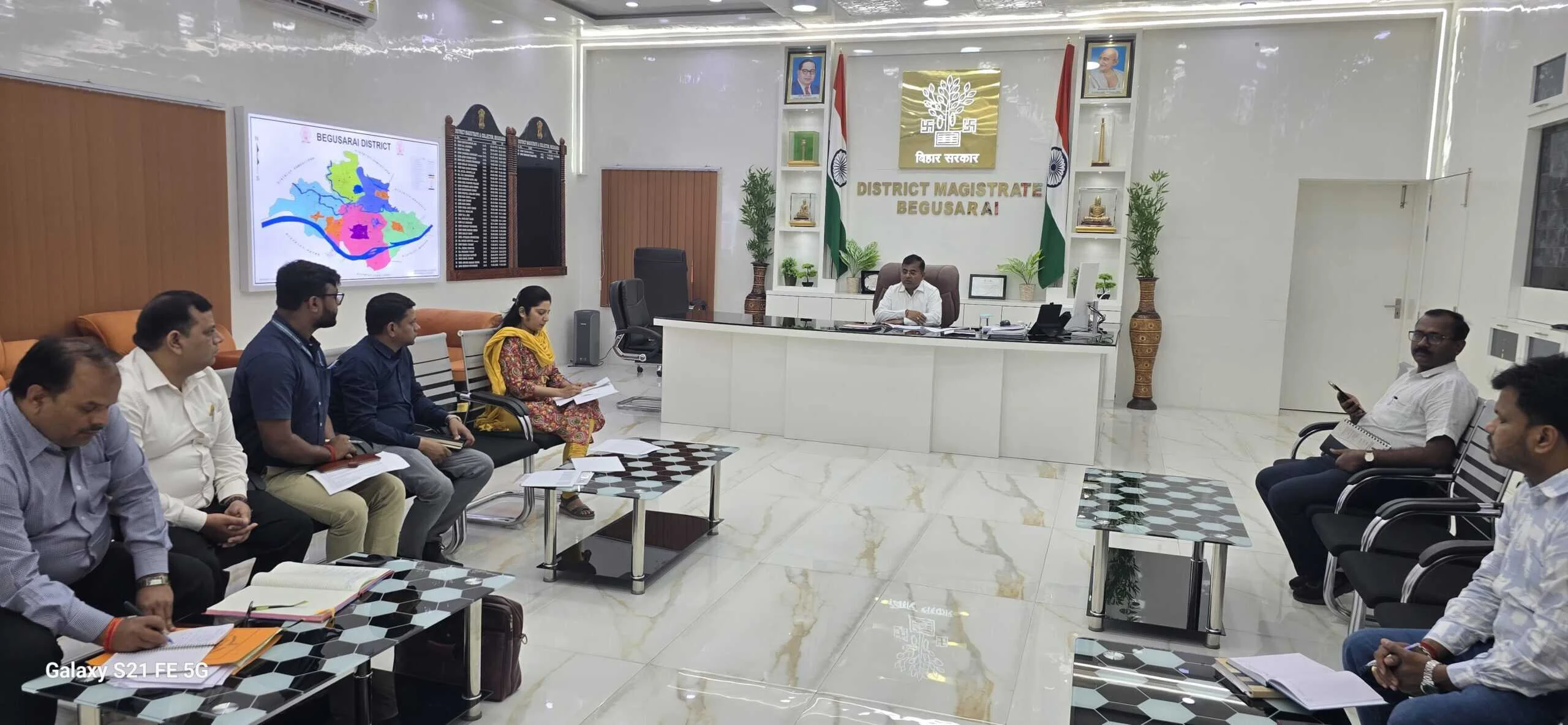 बेगूसराय में एलपीजी आपूर्ति पर डीएम सख्त, लापरवाही पर एजेंसी जांच के आदेश, 417 शिकायतों में 311 का निपटारा 2