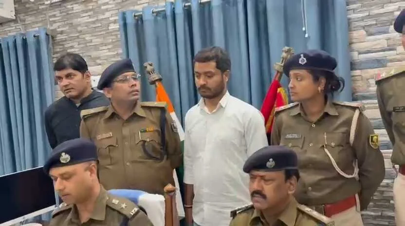 समस्तीपुर पुलिस की बड़ी कामयाबी: NIA के 2 लाख का इनामी नूर मोहम्मद गिरफ्तार, जाली नोटों के इंटरनेशनल नेटवर्क का भंडाफोड़ 3