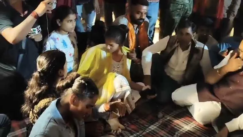 बेगूसराय में होमगार्ड अभ्यर्थियों का अनशन जारी: छठे दिन बिगड़ी तबीयत, विधायक बोगो सिंह ने सरकार को घेरा 2