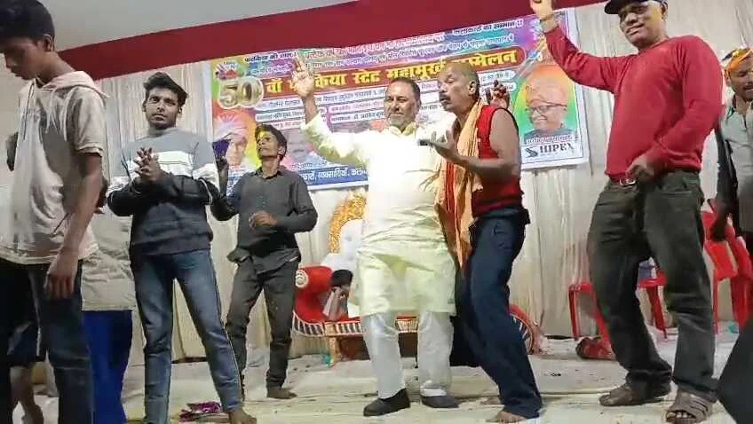 खगड़िया: मथुरापुर में 'होली मिलन सह बाल कवि गोष्ठी' की धूम: सैनिक स्कूल में गूंजी कविताएं, सांस्कृतिक प्रस्तुतियों ने मोहा मन 4