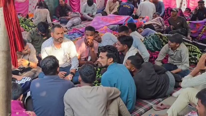 बेगूसराय: होमगार्ड अभ्यर्थियों की भूख हड़ताल का तीसरा दिन, कई की हालत बिगड़ी, मेडिकल टीम तैनात 2