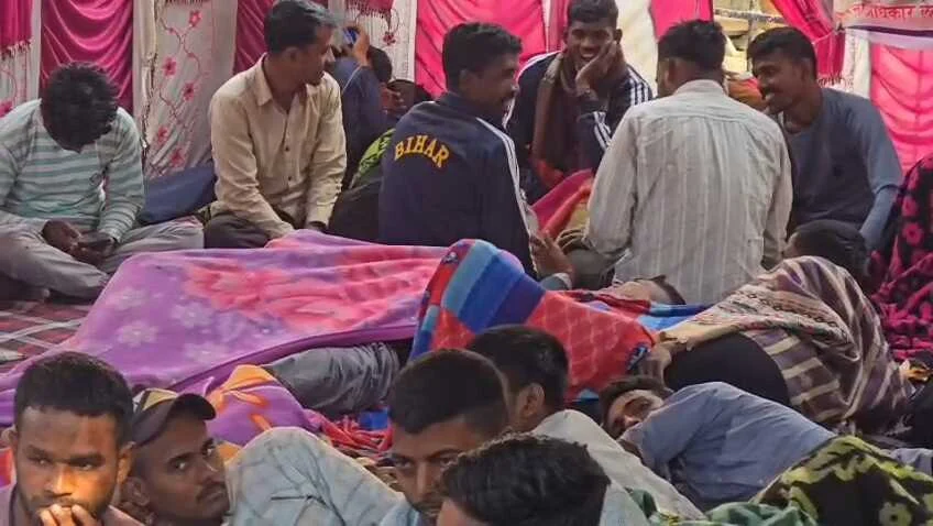 बेगूसराय: होमगार्ड अभ्यर्थियों की भूख हड़ताल का तीसरा दिन, कई की हालत बिगड़ी, मेडिकल टीम तैनात 4