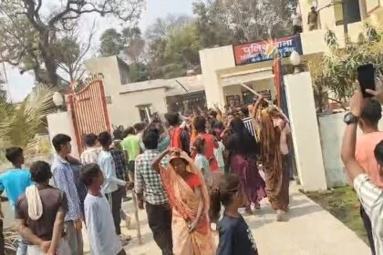 समस्तीपुर: होली की खुशियां मातम में बदली, युवक की गला दबाकर हत्या; गड्ढे से मिला शव 23