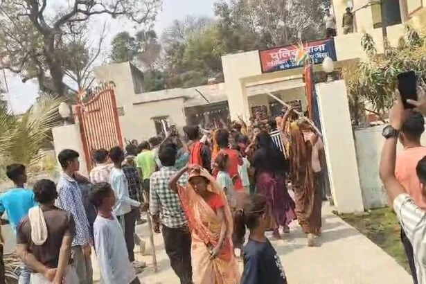 समस्तीपुर: होली की खुशियां मातम में बदली, युवक की गला दबाकर हत्या; गड्ढे से मिला शव 3