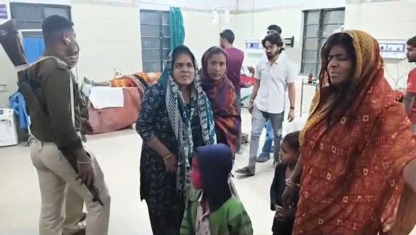 समस्तीपुर में बर्बरता: पानी बहाने के विवाद में वार्ड सदस्य ने परिवार को पानी में डुबो-डुबो कर पीटा, वीडियो वायरल 2