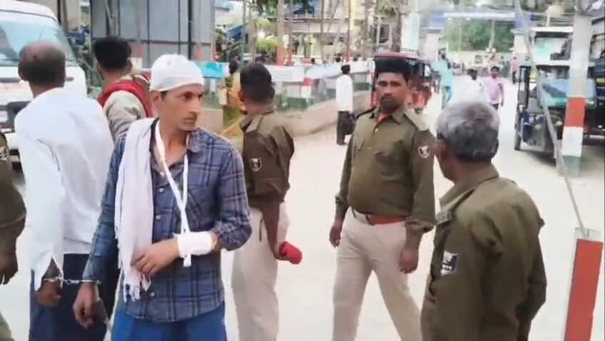 बेगूसराय में होली में डीजे बजाने को लेकर दो पक्षों में खूनी संघर्ष, एक दर्जन से अधिक घायल 3