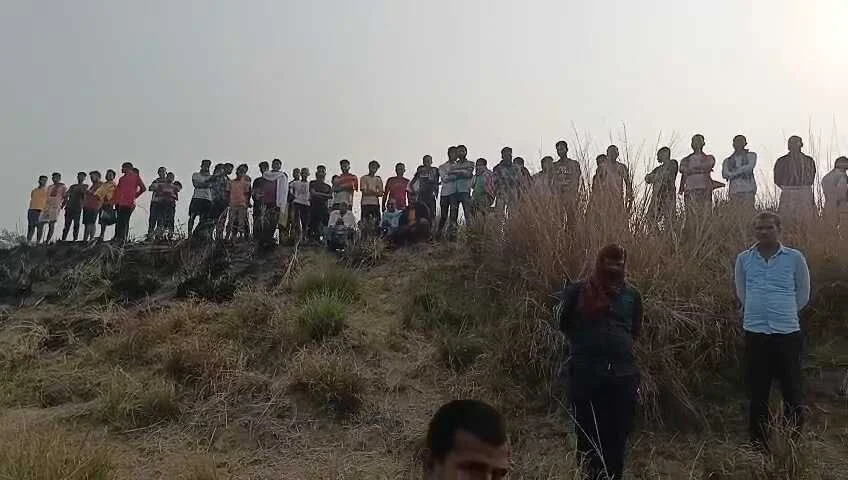 प्रेम प्रसंग में युवक की हत्या, हत्या कर शव को तालाब में फेका, पूर्व से चल रहा था विवाद, मौके पर पहुंची पुलिस 2