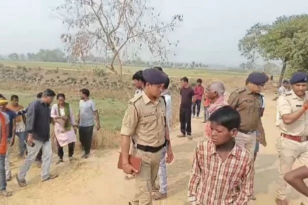 प्रेम प्रसंग में युवक की हत्या, हत्या कर शव को तालाब में फेका, पूर्व से चल रहा था विवाद, मौके पर पहुंची पुलिस 1