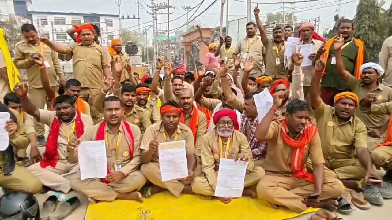 नालंदा: 10 सूत्री मांगों को लेकर बिहारशरीफ में ड्राइवर एसोसिएशन ऑफ बिहार का प्रदर्शन, 90 दिनों में मांगें पूरी नहीं हुई तो देशव्यापी आंदोलन की चेतावनी 3