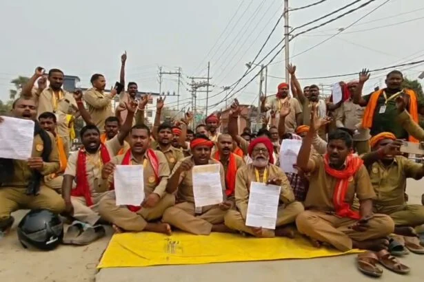 नालंदा: 10 सूत्री मांगों को लेकर बिहारशरीफ में ड्राइवर एसोसिएशन ऑफ बिहार का प्रदर्शन, 90 दिनों में मांगें पूरी नहीं हुई तो देशव्यापी आंदोलन की चेतावनी 5