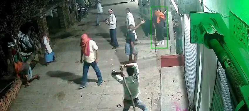 नालंदा: थरथरी थाना क्षेत्र के रुपनबीघा गांव में जमीनी विवाद में हुई रोड़ेबाजी और गोलीबारी, घटना का वीडियो सोशल मीडिया पर वायरल 3