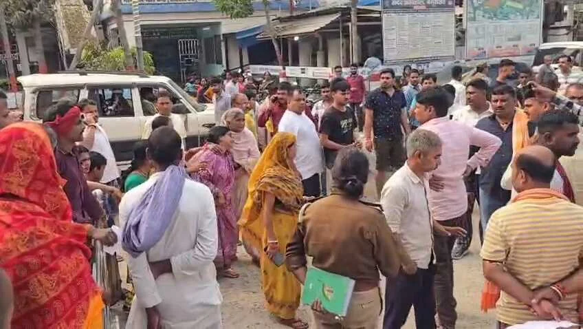 बेगूसराय में दिनदहाड़े नागदाह ढाला के पास प्रॉपर्टी डीलर को घेरा, फिल्मी स्टाइल में ताबड़तोड़ गोलियां बरसाकर मार डाला 12