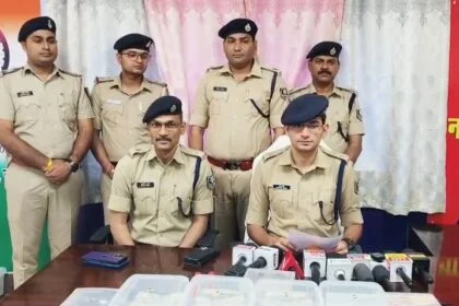 नालंदा: लहेरी थाना पुलिस ने 73 लाख की चोरी का दस दिनों में किया खुलासा,132 ग्राम चोरी के गहने, मोटरसाइकिल और 23 लाख नगद बरामद 2