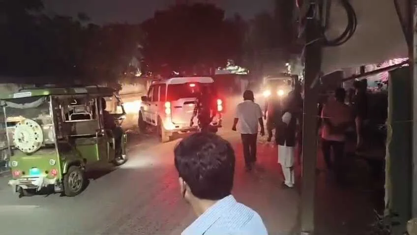 समस्तीपुर: नशा करने के लिए चोरों ने कोर्ट परिसर से महत्वपूर्ण दस्तावेज की चोरी कर हुए फरार,एक चोर गिरफ्तार,पुलिस ने दस्तावेज को किया बरामद 4