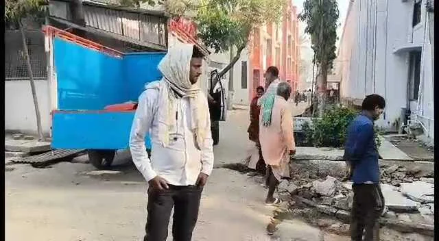 बेगूसराय में पंजाब जाने के लिए पकड़ रहे थे ट्रेन, पैर फिसलने से मजदूर की दर्दनाक मौत; परिजनों में मचा कोहराम 3