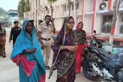 बेगूसराय में पंजाब जाने के लिए पकड़ रहे थे ट्रेन, पैर फिसलने से मजदूर की दर्दनाक मौत; परिजनों में मचा कोहराम 19