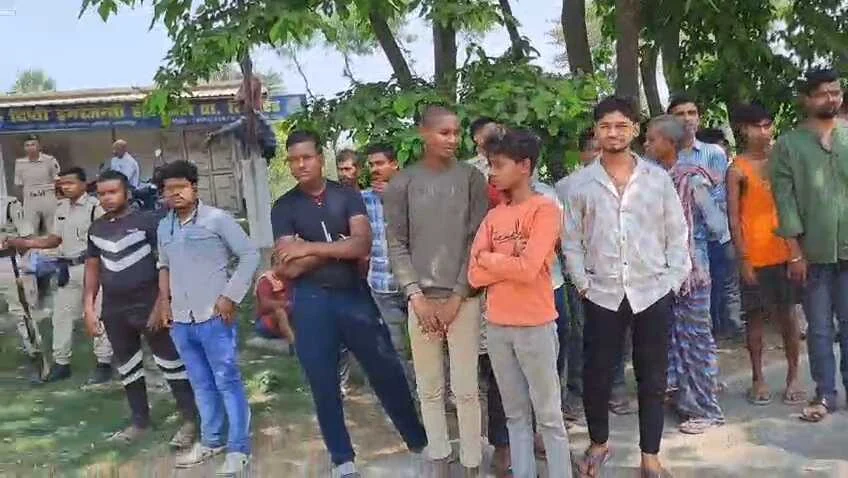 समस्तीपुर: केले के बगीचे में मिला युवक का शव, परिजनों ने गला दबाकर हत्या का लगाया आरोप 2