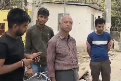 बेगूसराय में तेज रफ्तार ट्रैक्टर ने मोटरसाइकिल सवार युवक को कुचला,युवक की घटनास्थल पर ही दर्दनाक मौत,परिजनों में मचा कोहराम 26