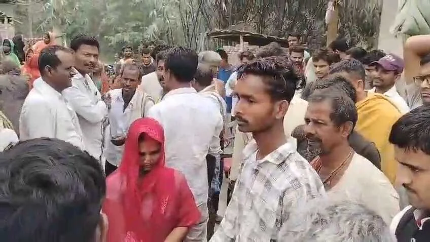 समस्तीपुर: देवर-भाभी के प्रेम प्रसंग पर बैठी पंचायत, पति की मौजूदगी में करा दी शादी; नाराज ग्रामीणों ने परिवार को पीटा 5