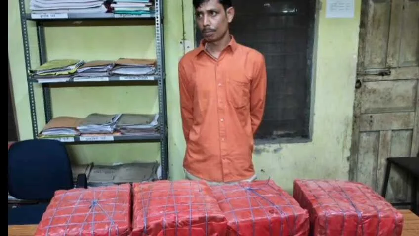 बेगूसराय में पुलिस की बड़ी करवाई, बोलेरो से 42 किलो गांजा बरामद, एक तस्कर गिरफ्तार 6