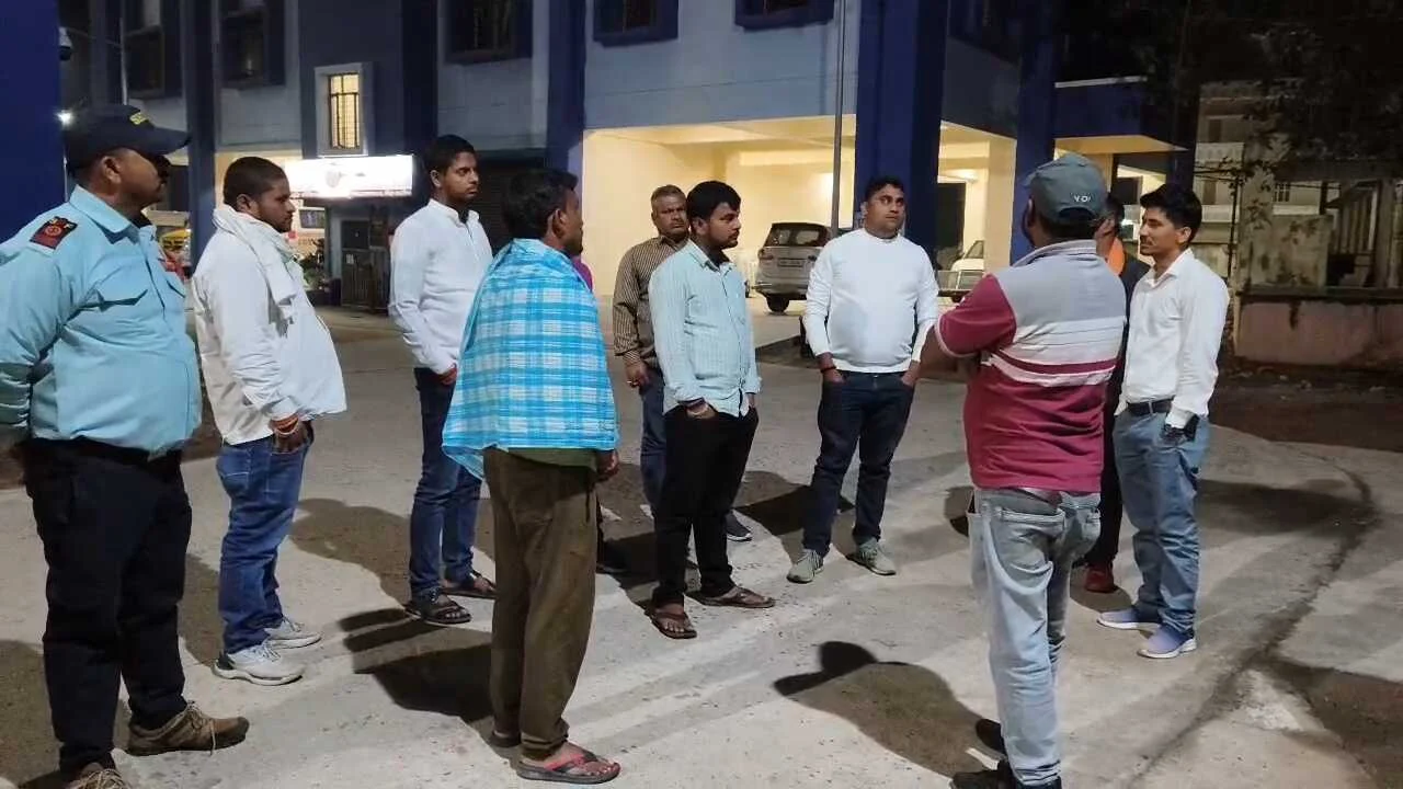 नालंदा: हिलसा पूर्वी बाईपास के निर्माण कार्य में लगे पोकलेन वाहन के चालक की बदमाशों ने गोली मारकर की हत्या, शाम में ग्रामीणों से हुआ था विवाद 5