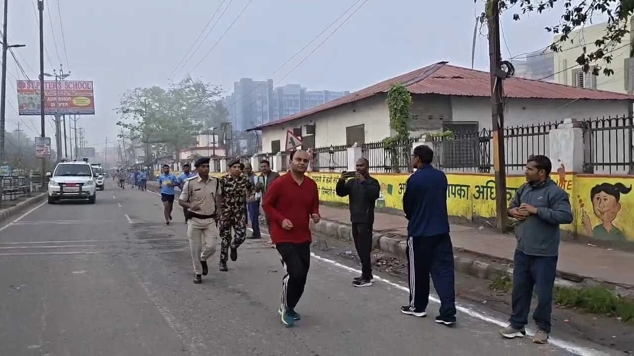 बिहार दिवस पर समस्तीपुर में मिनी मैराथन का आयोजन, जिलाधिकारी ने दिखाई हरी झंडी 3