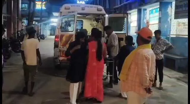 बेगूसराय के बछवाड़ा जंक्शन के पास बड़ा रेल हादसा, चलती ट्रेन से गिरे युवक के दोनों पैर कटे 3