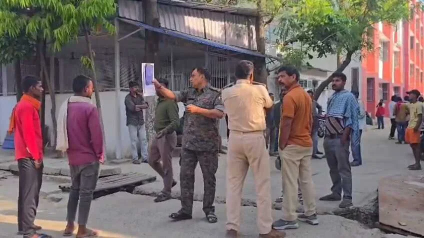 बेगूसराय में बेखौफ अपराधियों ने एक युवक को घर से बुलाकर गोली मारकर किया हत्या, इलाके में फैली सनसनी,परिजनों में मचा कोहराम 3